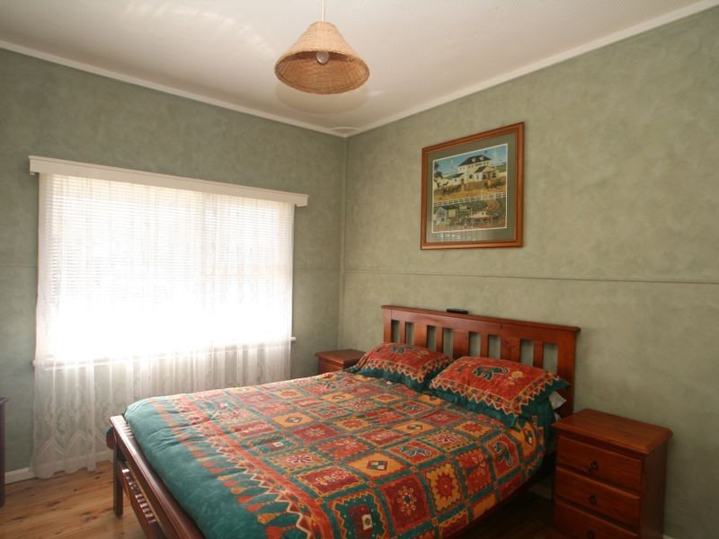 14 Lyons Road, Sussex Inlet NSW 2540
