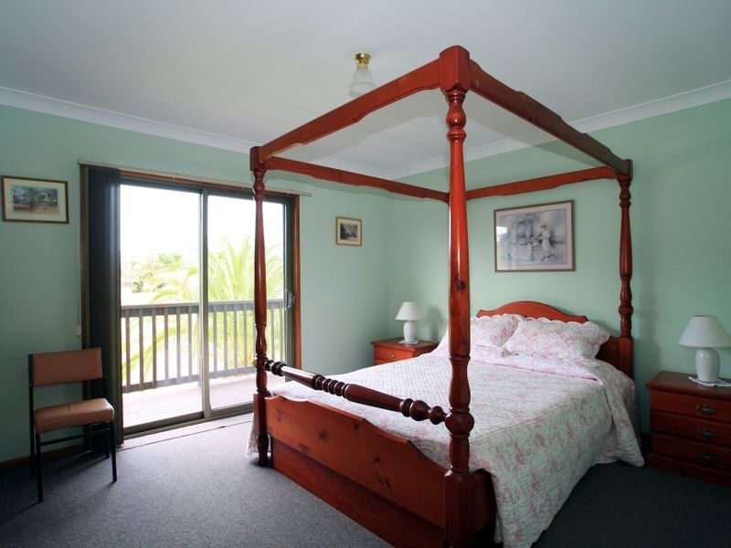 18 Beachway Avenue, Berrara NSW 2540