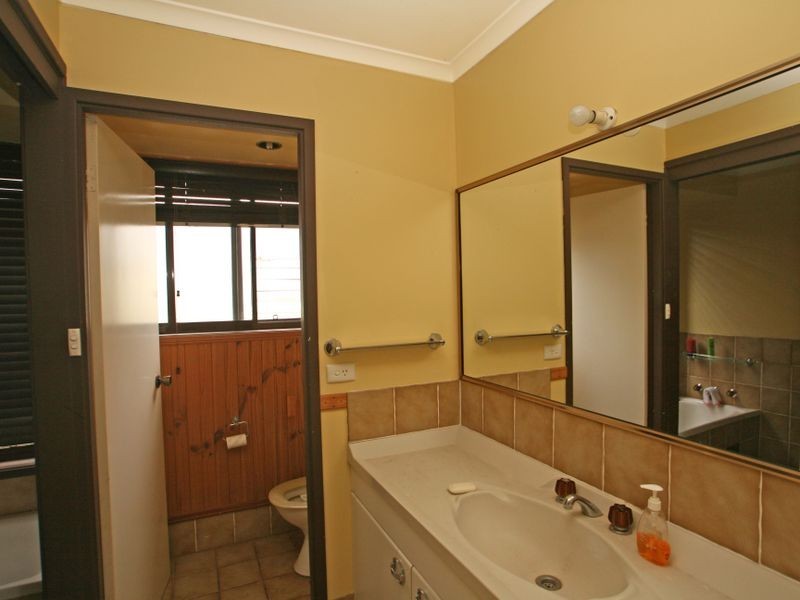 11 Surfway Avenue, Berrara NSW 2540