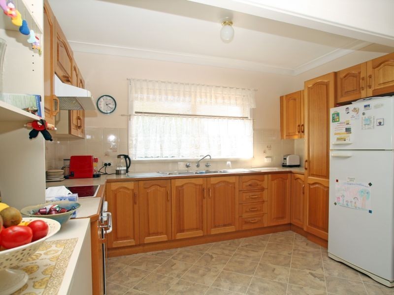 3 Riviera Avenue, Sussex Inlet NSW 2540