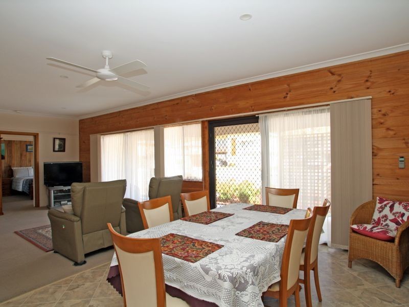 3 Riviera Avenue, Sussex Inlet NSW 2540