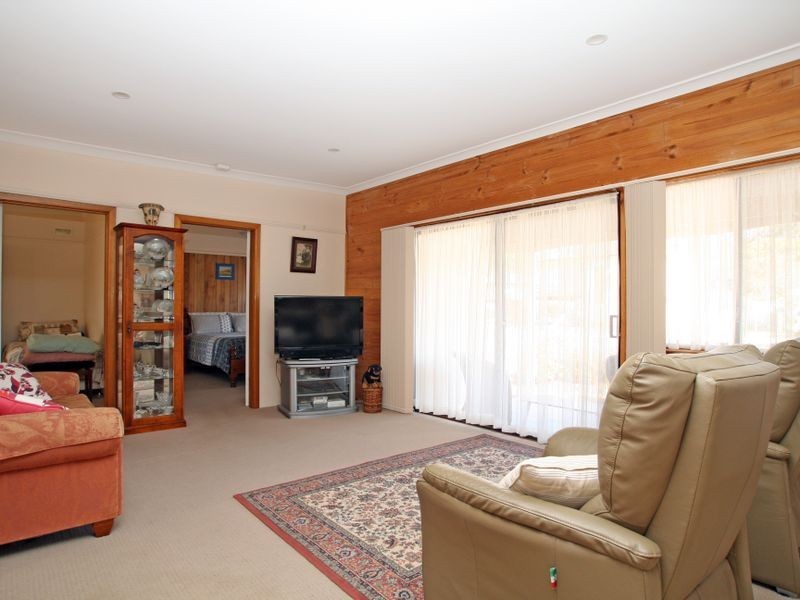 3 Riviera Avenue, Sussex Inlet NSW 2540