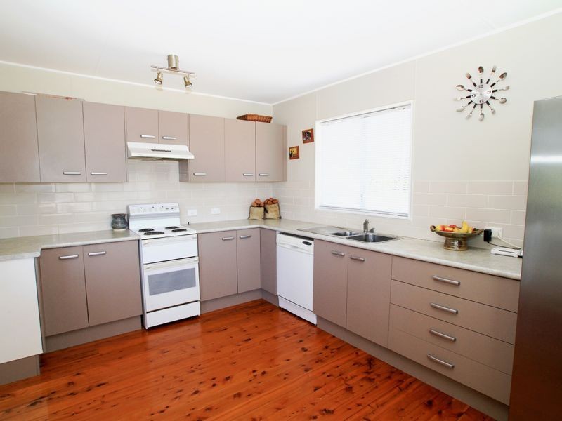 1 Greentree Avenue, Sussex Inlet NSW 2540