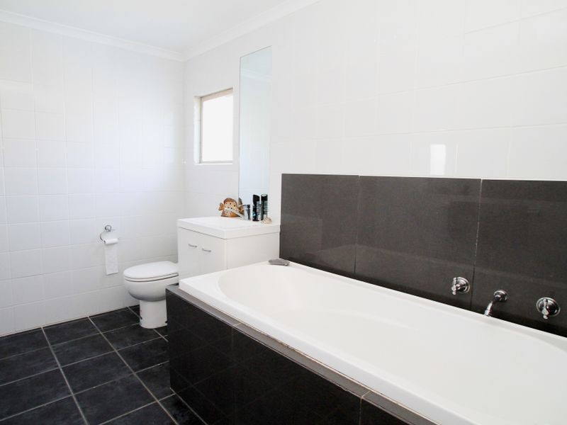 1 Greentree Avenue, Sussex Inlet NSW 2540