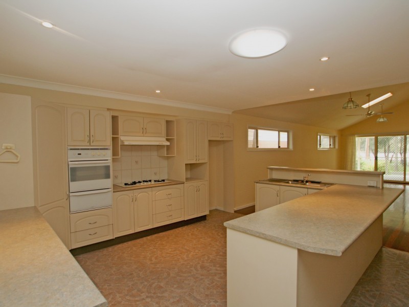3 Fairview Crescent, Sussex Inlet NSW 2540