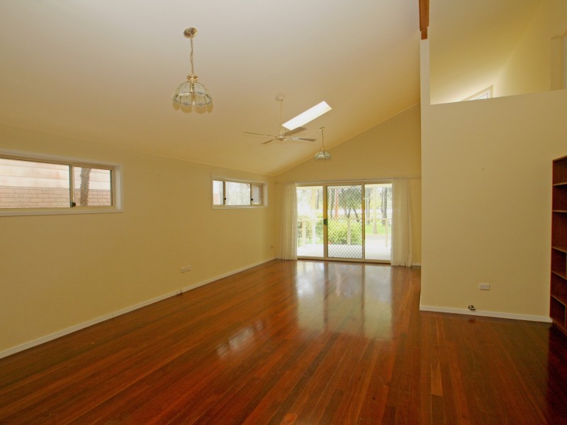3 Fairview Crescent, Sussex Inlet NSW 2540