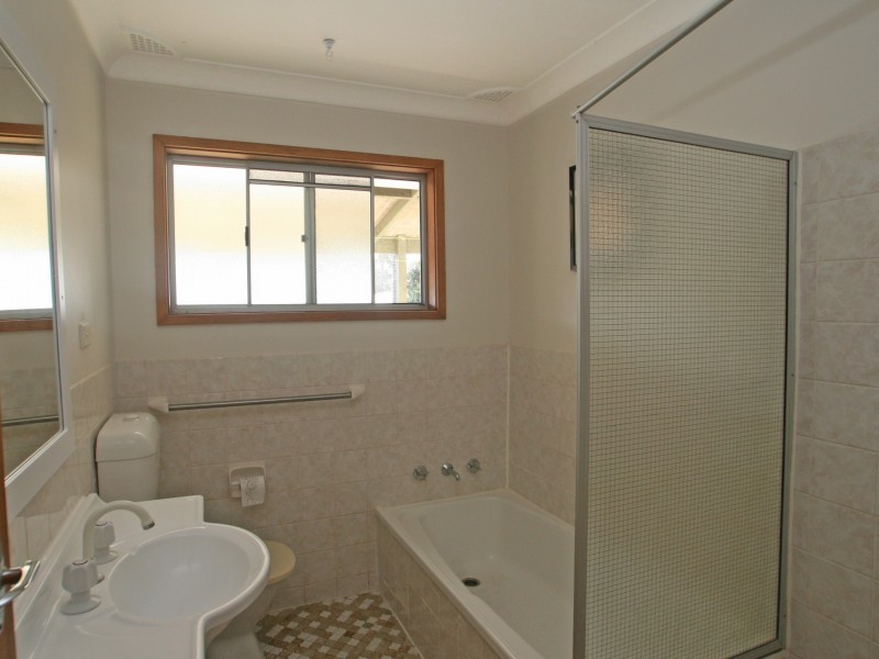 5 Riviera Avenue, Sussex Inlet NSW 2540