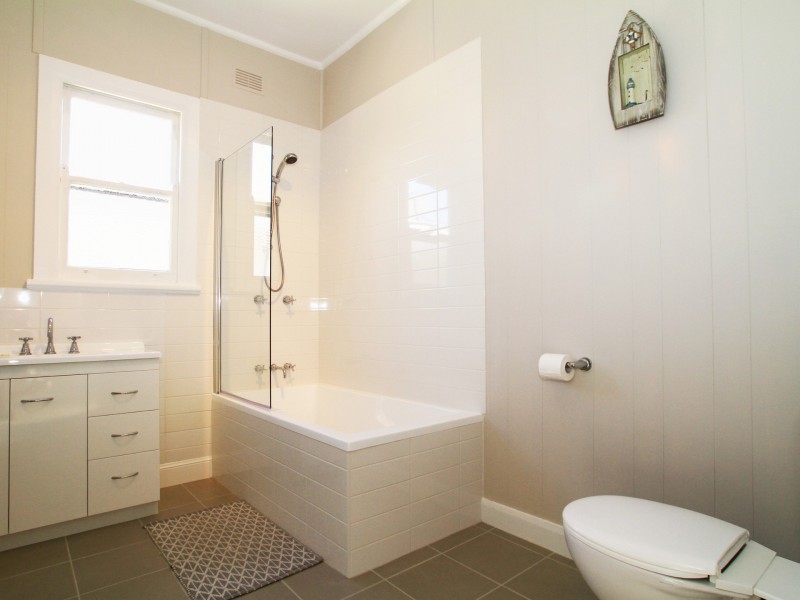 13 Lyons Road, Sussex Inlet NSW 2540