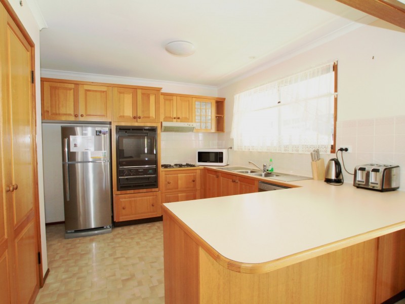 23 Fairview Crescent, Sussex Inlet NSW 2540