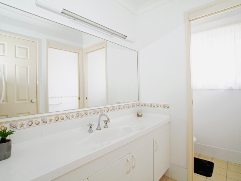 46 Ellmoos Avenue, Sussex Inlet NSW 2540