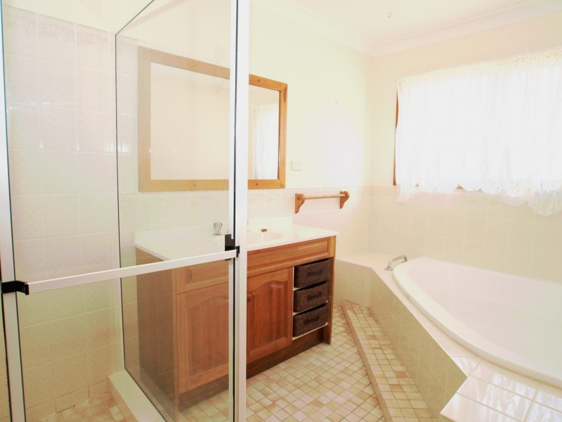 7 Lyons Road, Sussex Inlet NSW 2540