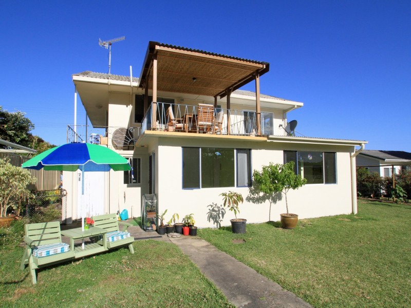 49 Government Road, Sussex Inlet NSW 2540