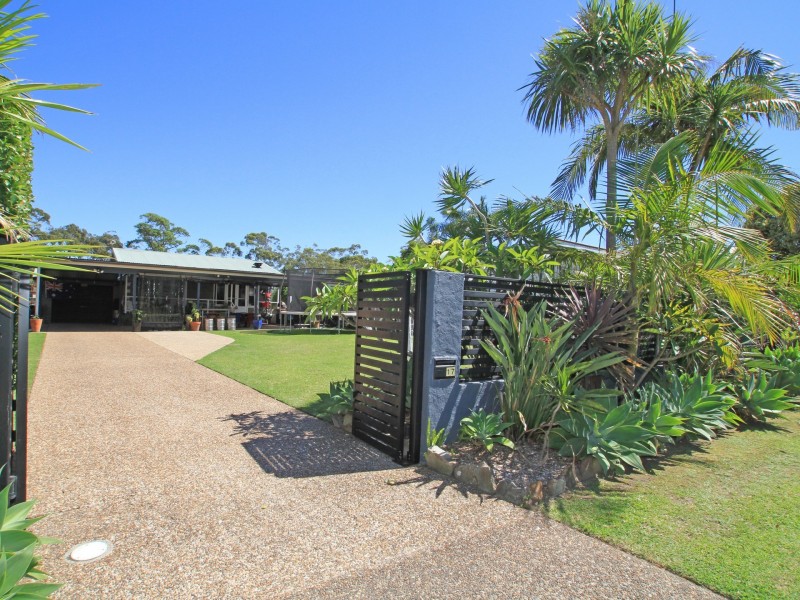 17 Lyons Road, Sussex Inlet NSW 2540