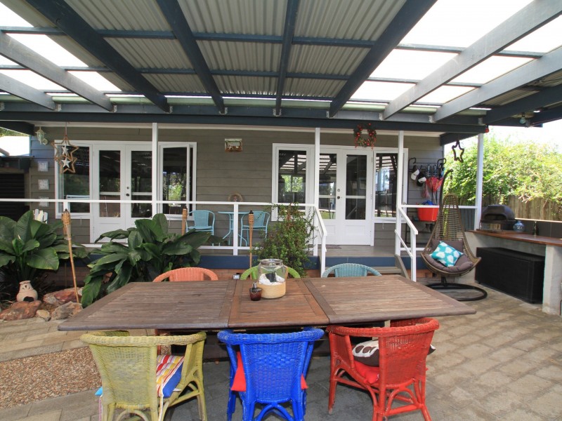 17 Lyons Road, Sussex Inlet NSW 2540