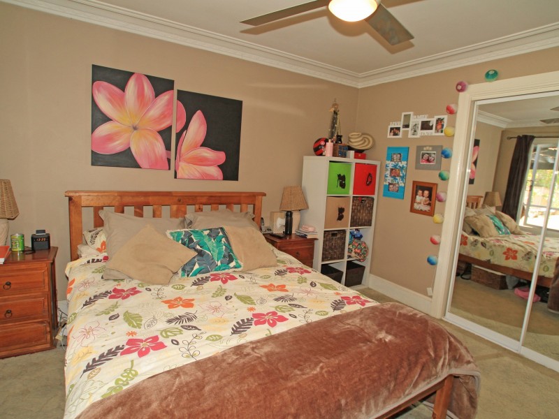 17 Lyons Road, Sussex Inlet NSW 2540