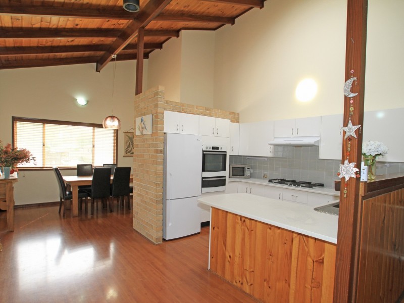 13 Lakeshore Parade, Sussex Inlet NSW 2540