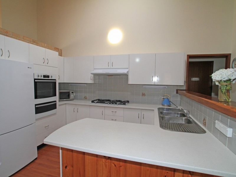 13 Lakeshore Parade, Sussex Inlet NSW 2540