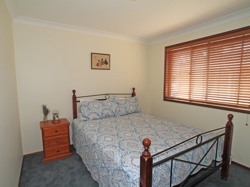 13 Lakeshore Parade, Sussex Inlet NSW 2540