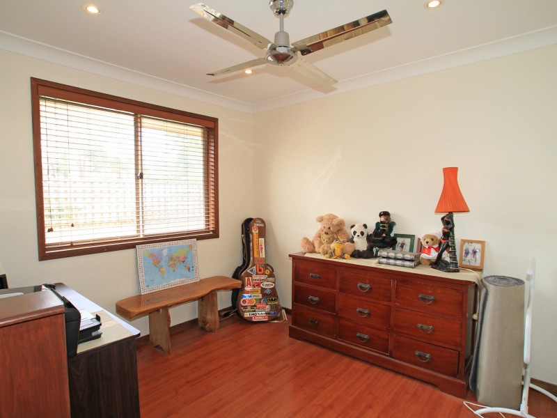 13 Lakeshore Parade, Sussex Inlet NSW 2540