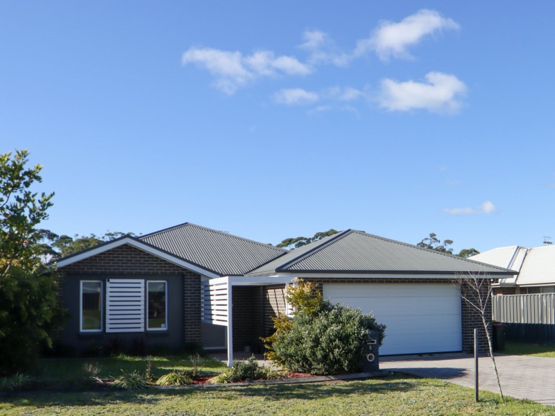 5 Chichester Road, Sussex Inlet NSW 2540