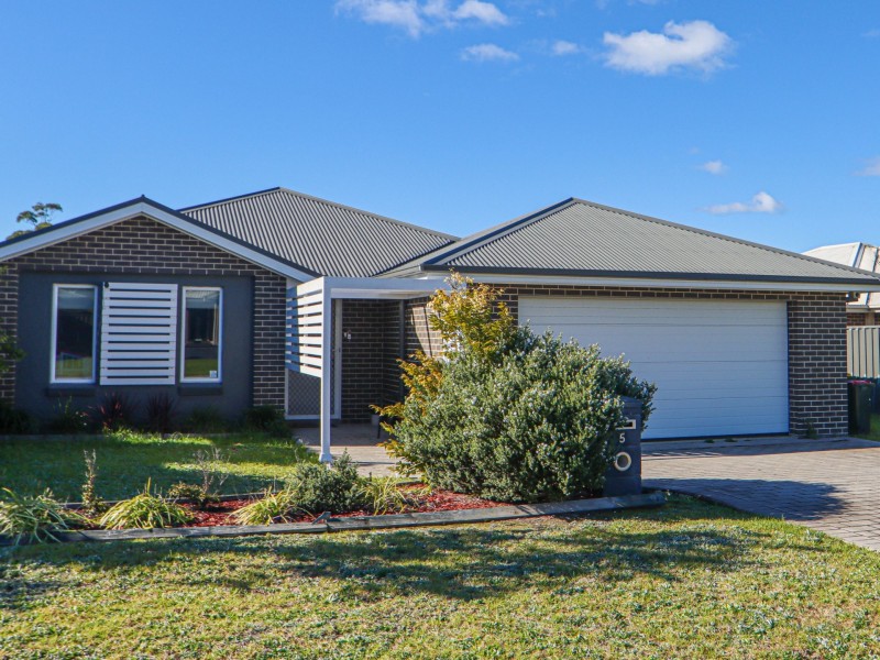 5 Chichester Road, Sussex Inlet NSW 2540