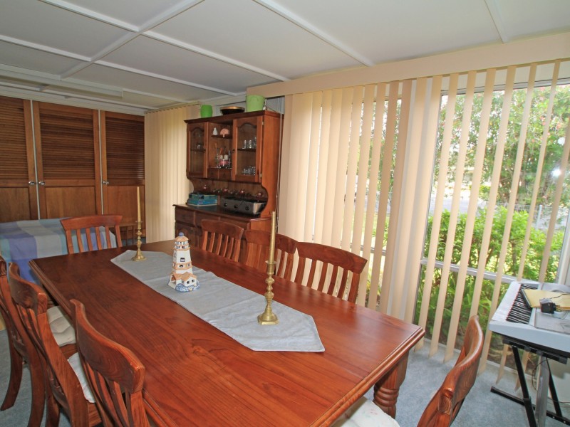 8 Paradise Crescent, Sussex Inlet NSW 2540