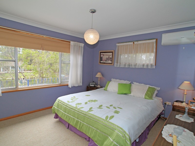 8 Paradise Crescent, Sussex Inlet NSW 2540