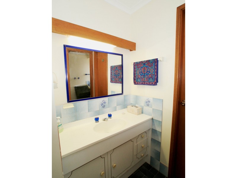 84 Suncrest Avenue, Sussex Inlet NSW 2540