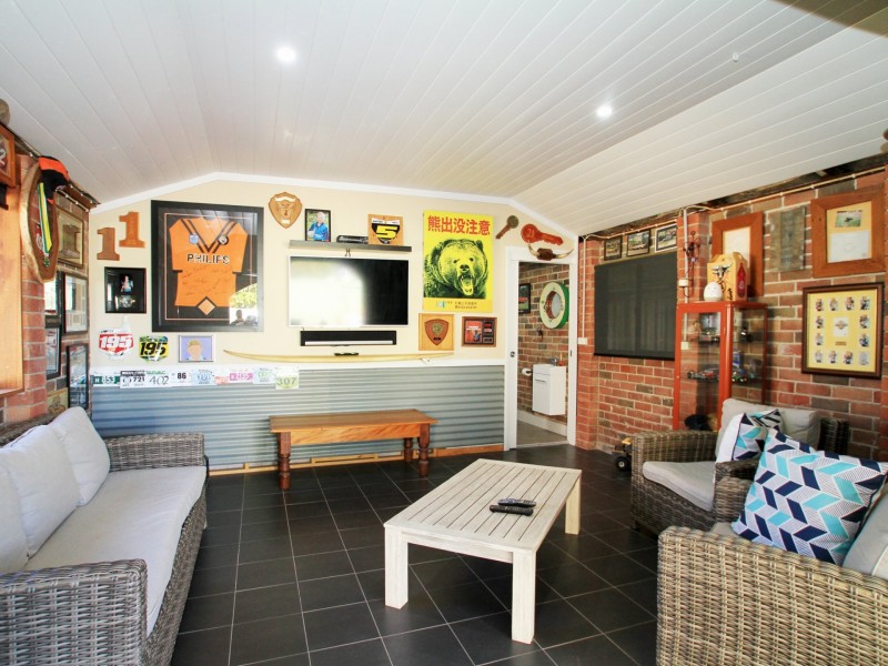 1 River Road, Sussex Inlet NSW 2540