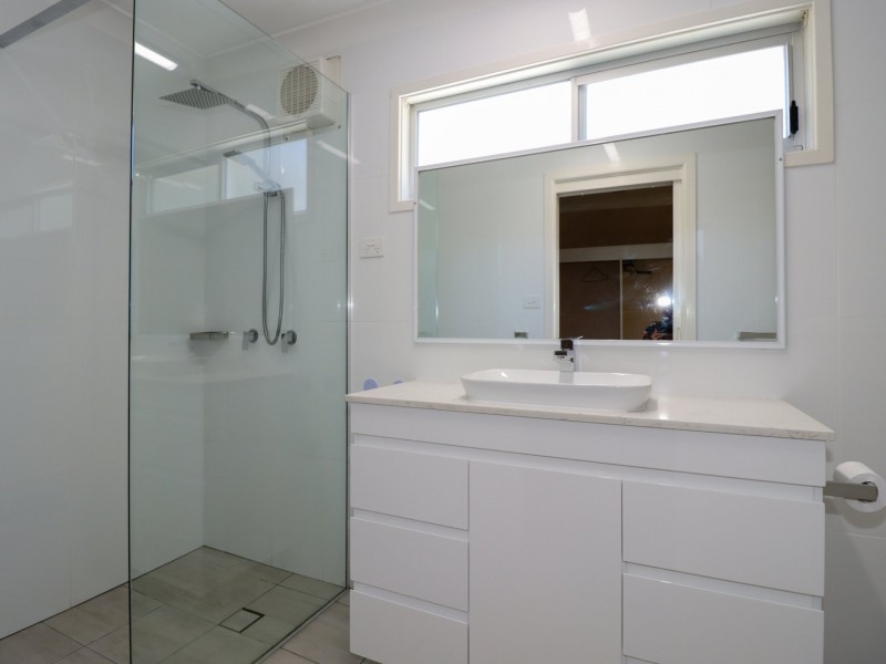 10 Alamein Road, Sussex Inlet NSW 2540