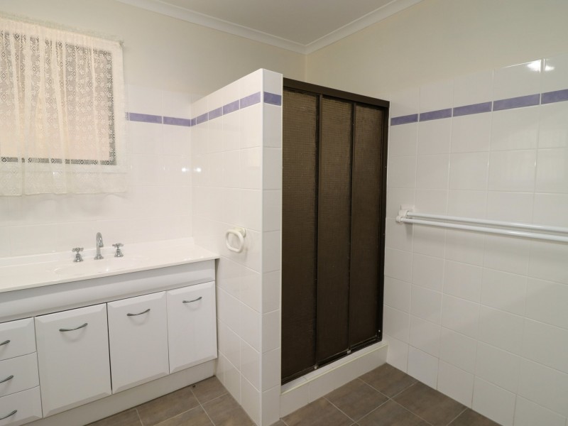 10 Alamein Road, Sussex Inlet NSW 2540