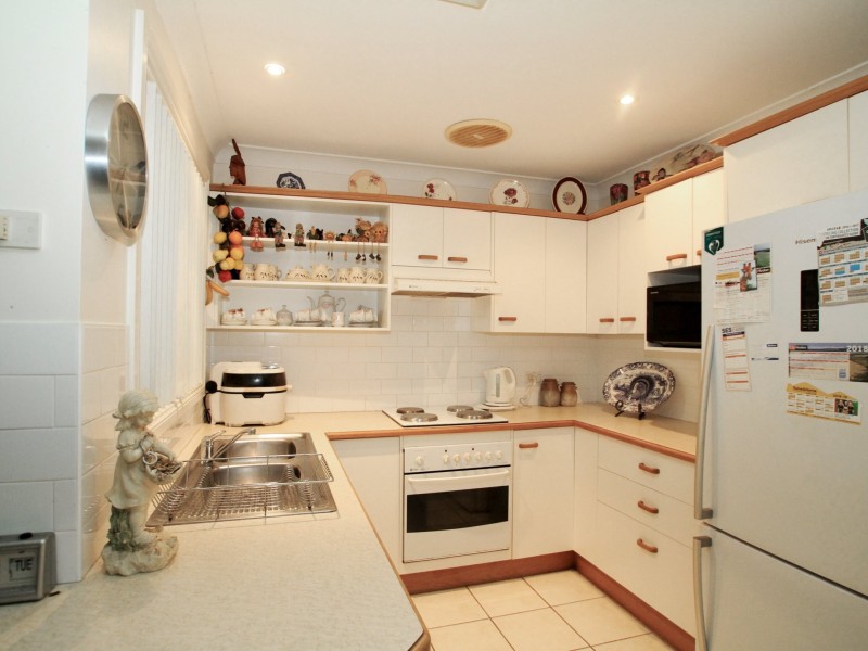 42 Suncrest Avenue, Sussex Inlet NSW 2540