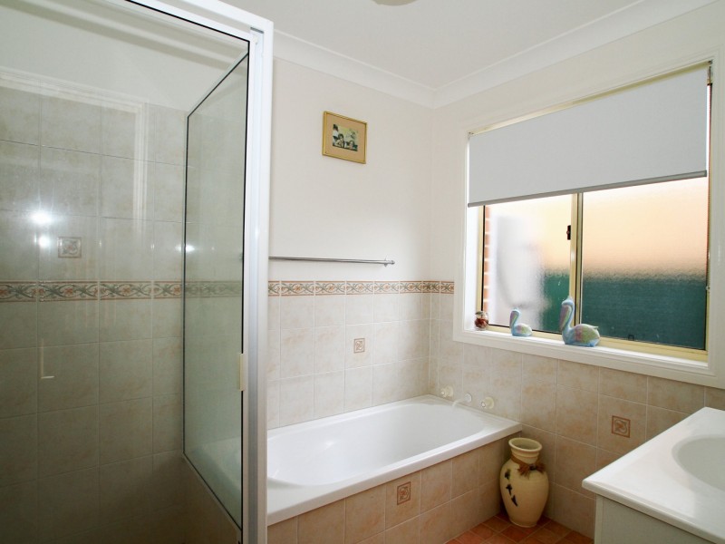 42 Suncrest Avenue, Sussex Inlet NSW 2540