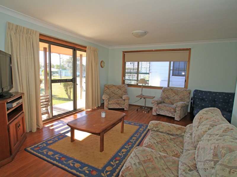 135 River Road, Sussex Inlet NSW 2540