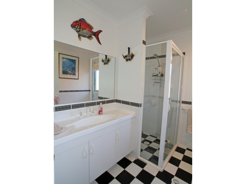 27 Inlet Avenue, Sussex Inlet NSW 2540