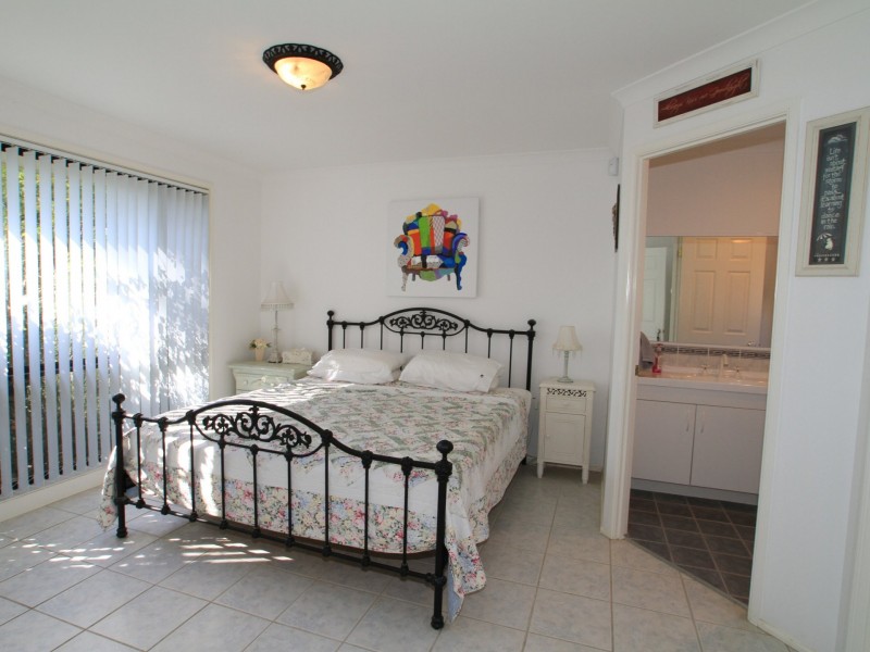 27 Inlet Avenue, Sussex Inlet NSW 2540