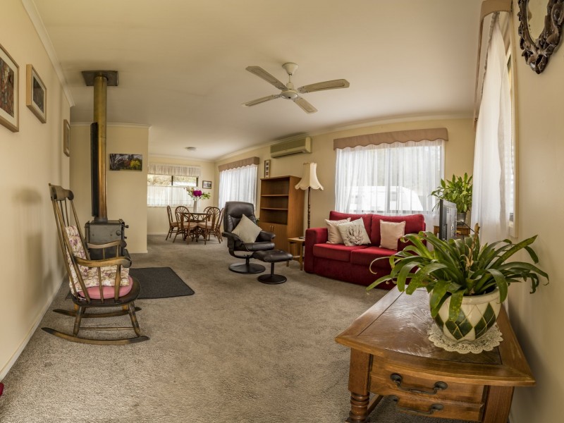 8 Wayfarer Avenue, Sussex Inlet NSW 2540