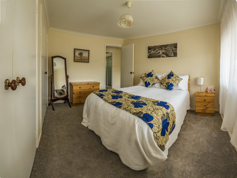 8 Wayfarer Avenue, Sussex Inlet NSW 2540