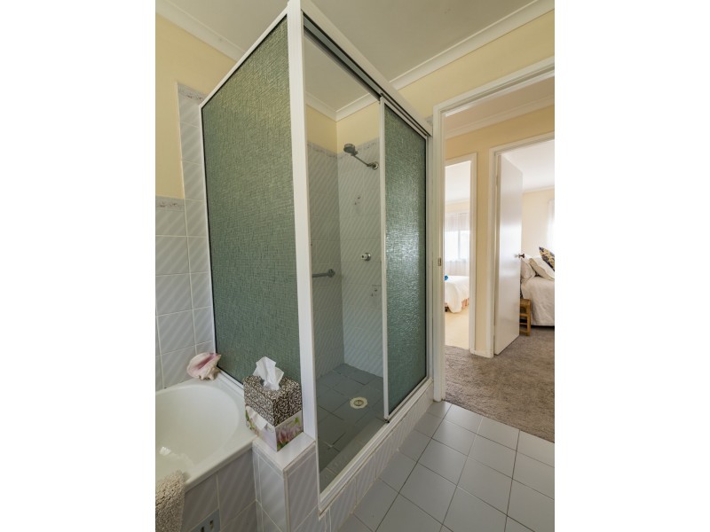 8 Wayfarer Avenue, Sussex Inlet NSW 2540