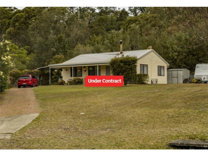 8 Wayfarer Avenue, Sussex Inlet NSW 2540