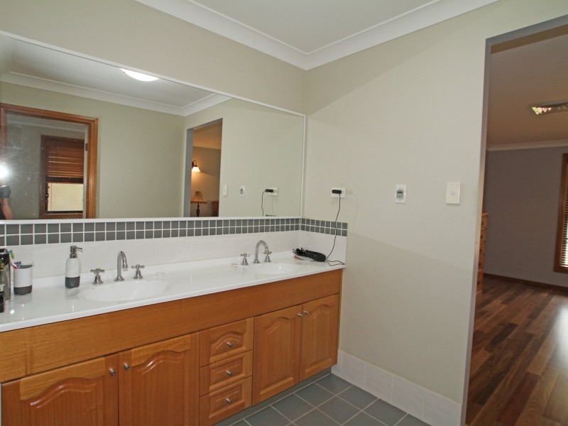 442 Sussex Inlet Road, Sussex Inlet NSW 2540