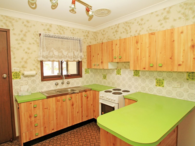 35 Ray Street, Sussex Inlet NSW 2540