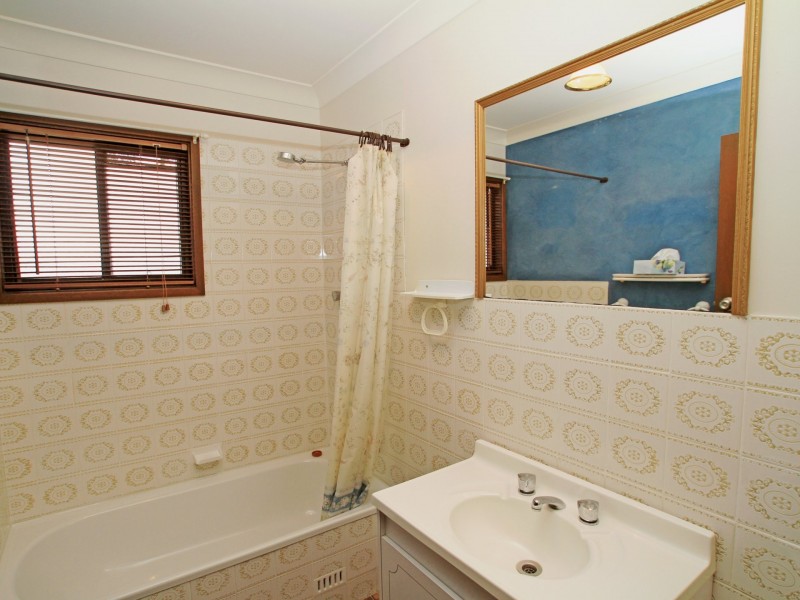 35 Ray Street, Sussex Inlet NSW 2540