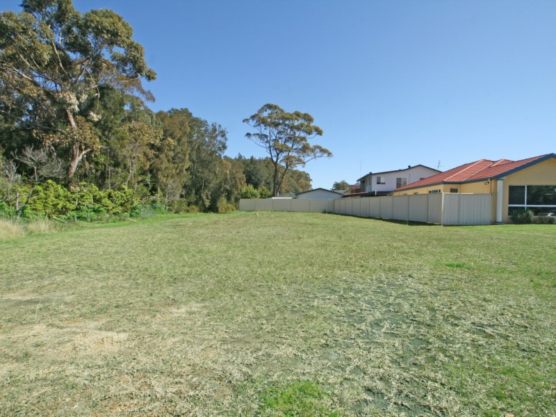 70 Cater Crescent, Sussex Inlet NSW 2540