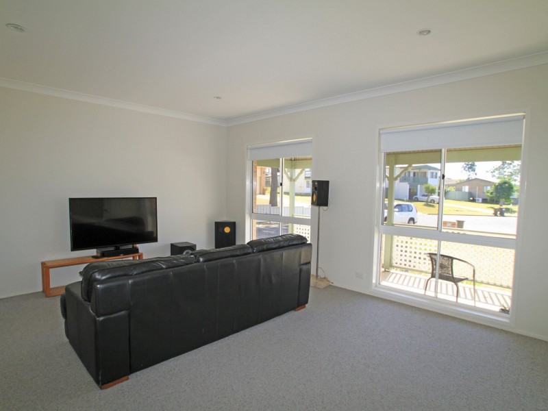 13 Inlet Avenue, Sussex Inlet NSW 2540