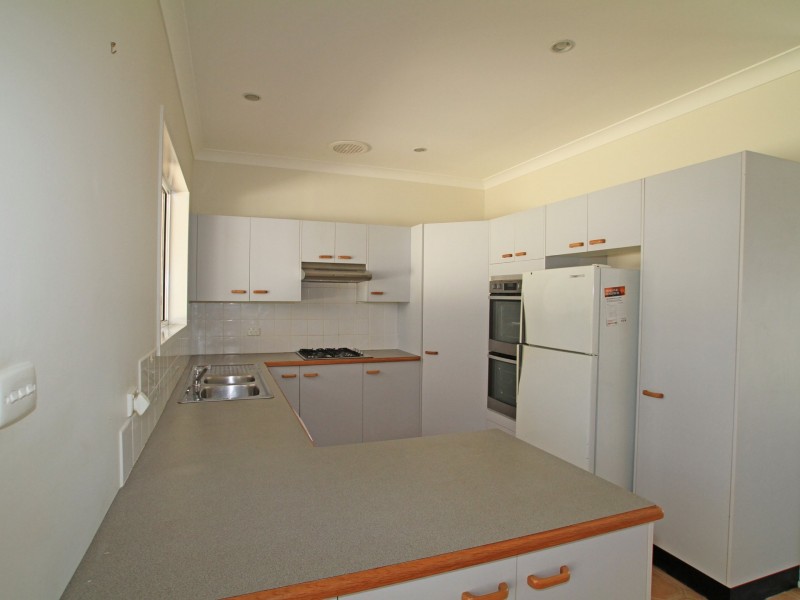 13 Inlet Avenue, Sussex Inlet NSW 2540