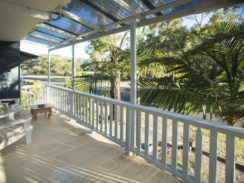 27 Edgewater Avenue, Sussex Inlet NSW 2540