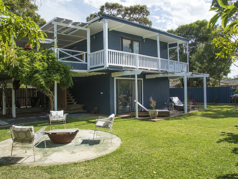 27 Edgewater Avenue, Sussex Inlet NSW 2540