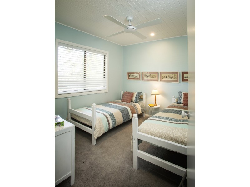 27 Edgewater Avenue, Sussex Inlet NSW 2540