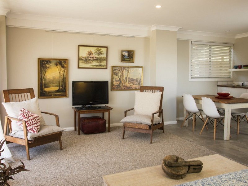 27 Edgewater Avenue, Sussex Inlet NSW 2540